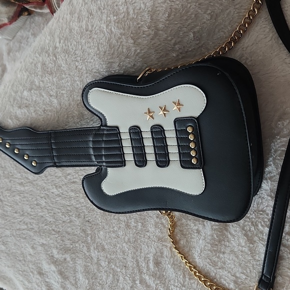 GUITAR POCKETBOOK - Picture 1 of 6